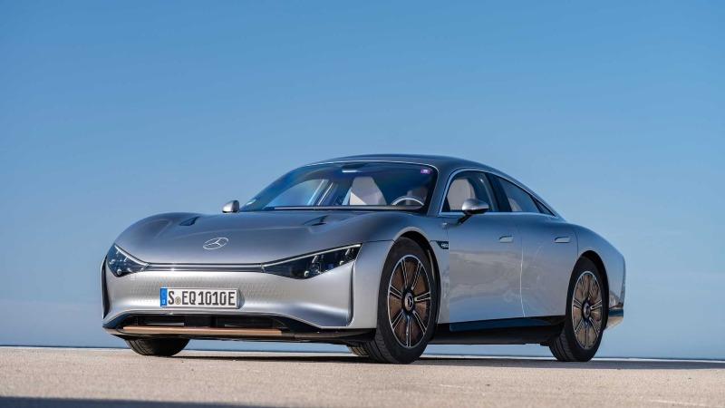 mercedes-benz-vision-eqxx-concept-exterior-front-quarter (5).jpg