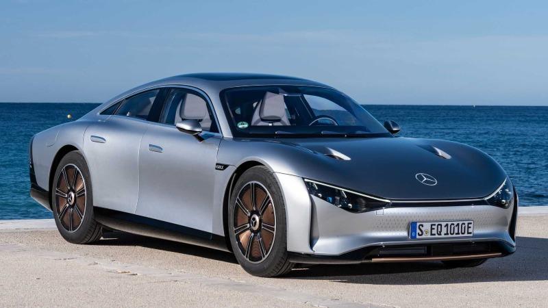 mercedes-benz-vision-eqxx-concept-exterior-front-quarter (6).jpg