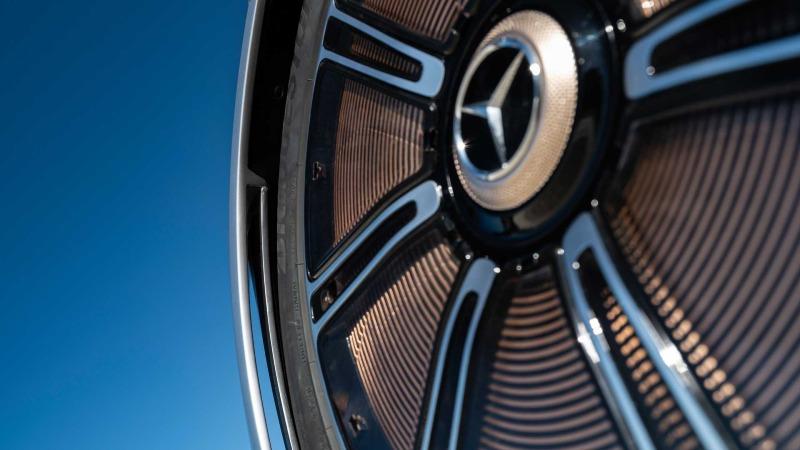 mercedes-benz-vision-eqxx-concept-exterior-wheel-cover-details.jpg