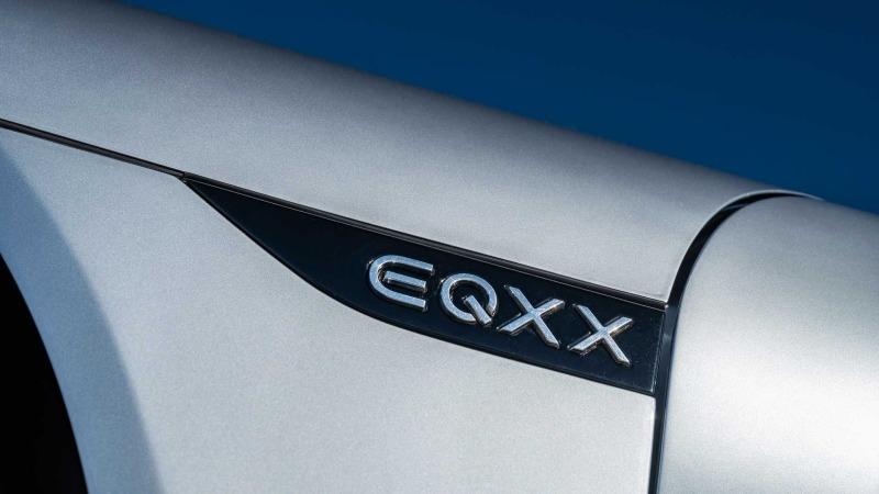 mercedes-benz-vision-eqxx-concept-exterior-fender-badge.jpg