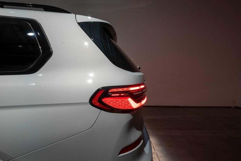 2023-bmw-x7-m60i-21.jpg