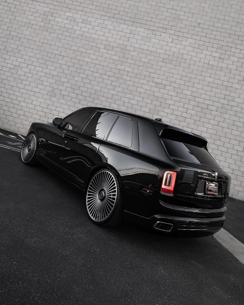 scott-disick-adds-black-rolls-royce-cullinan-rolling-on-forgiato-26s-to-collection_4.jpg