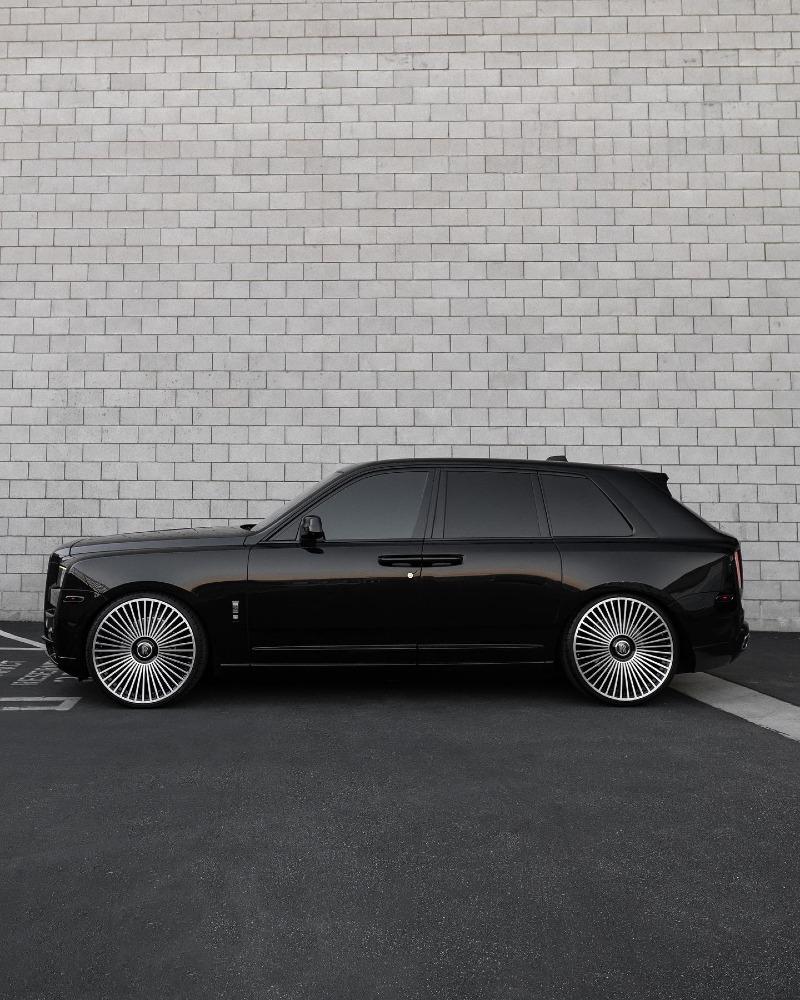scott-disick-adds-black-rolls-royce-cullinan-rolling-on-forgiato-26s-to-collection_7.jpg