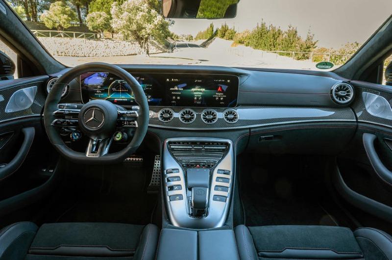 9-mercedes-amg-gt63s-e-2022-review-dashboard.jpg