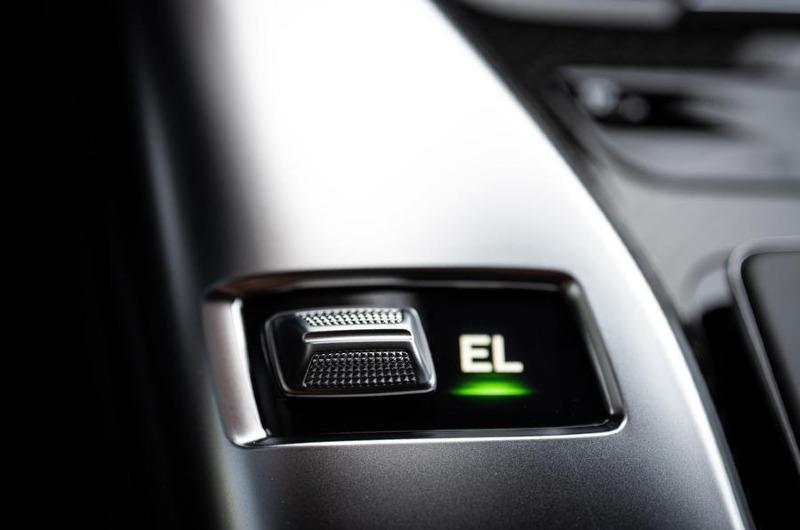 16-mercedes-amg-gt63s-e-2022-review-el-switch.jpg