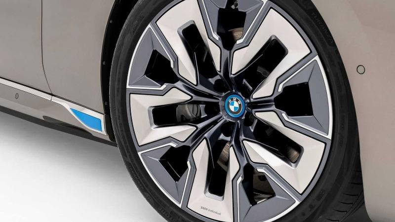 2022-bmw-i7 (6).jpg