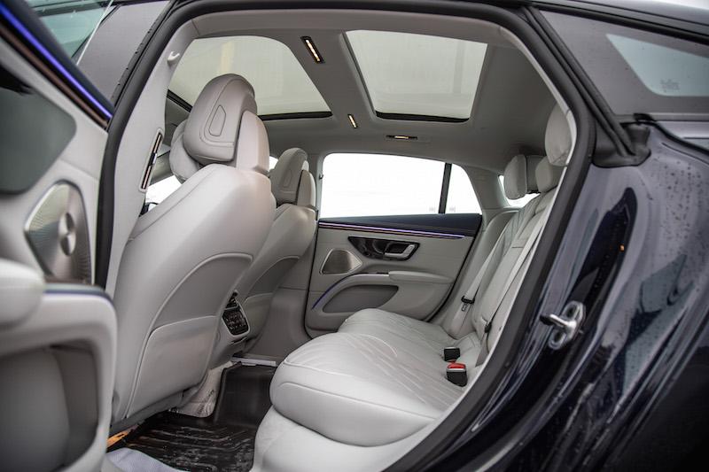 eqs580-rear-seats-2.jpg