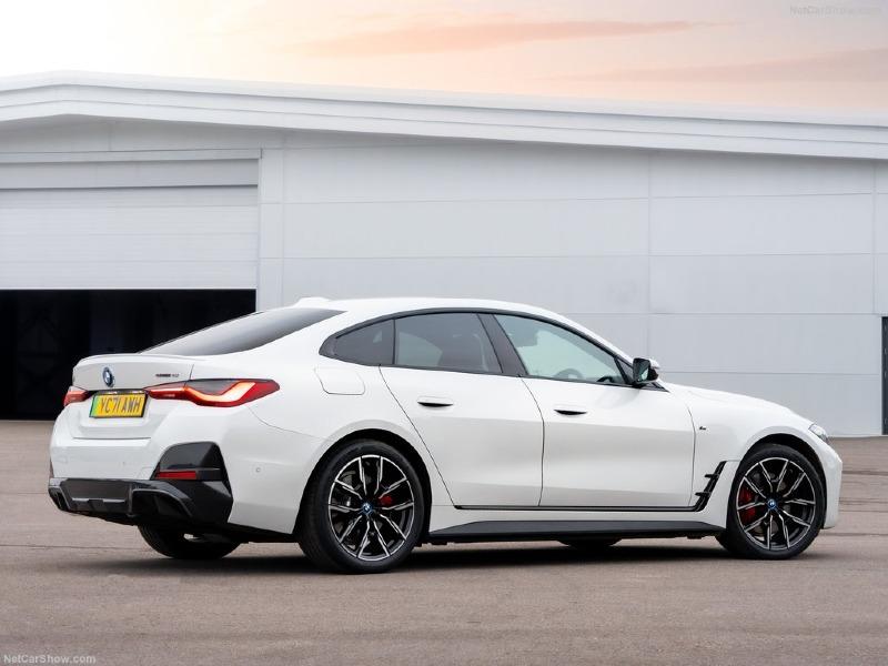 BMW-i4-2022-1024-41.jpg