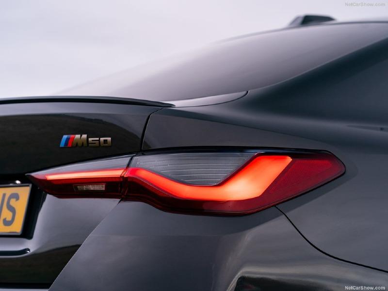 BMW-i4-2022-1024-104.jpg