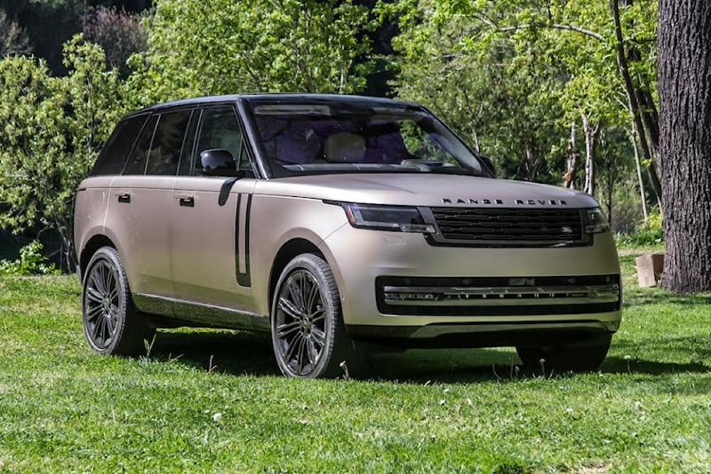 2022-land-rover-new-range-rover-carbuzz-982415.jpg