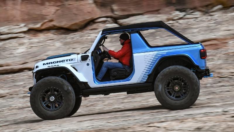 Jeep Magneto 2.0 concept-14.jpg