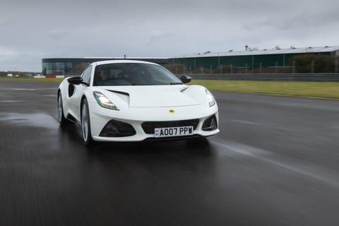 lotus-emira-vp-2908-1646664313.jpg