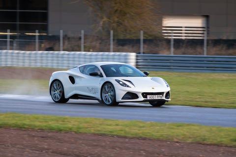 lotus-emira-vp-3355-1646664330.jpg