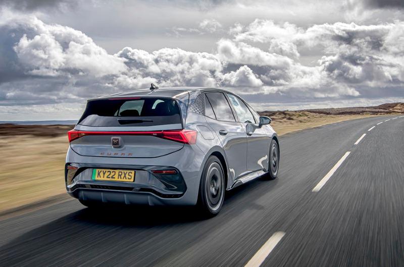 5_cupra_born_58kwh_rear_tracking.jpg