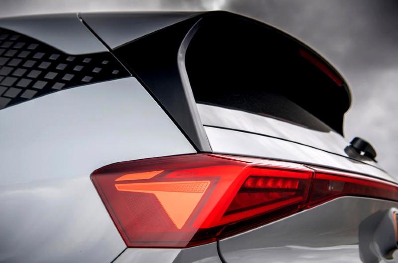 14_cupra_born_58kwh_spoiler.jpg