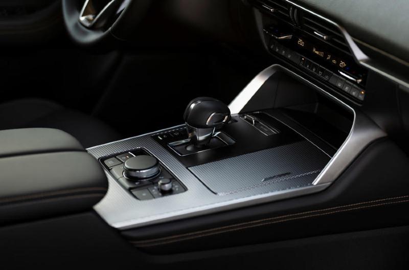 94-mazda_cx_60_machine_grey_gearstick.jpg