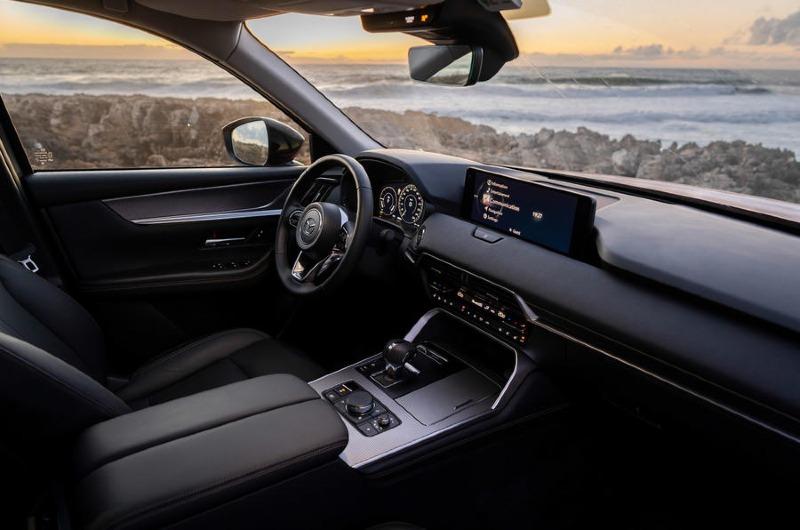 95-mazda_cx_60_machine_grey_side-on-dash.jpg