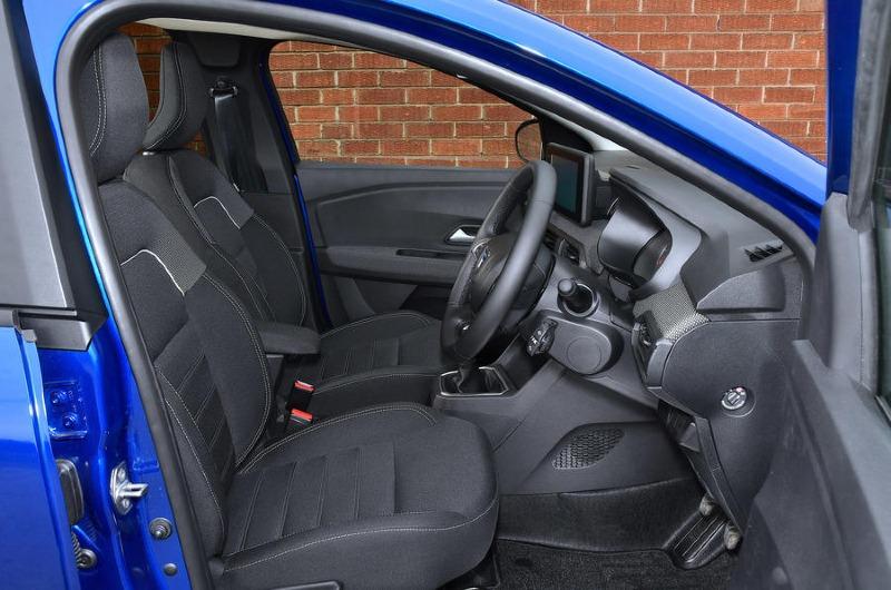 08-dacia-jogger-road-test-2022-front-seats.jpg