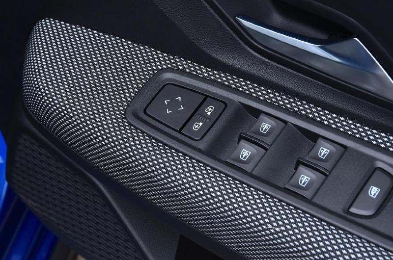 14-dacia-jogger-road-test-2022-fabric-trim.jpg