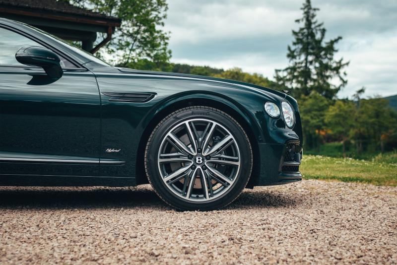 2021-Bentley-Flying-Spur-Hybrid_10.jpg