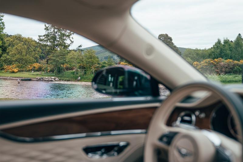 2021-Bentley-Flying-Spur-Hybrid_08.jpg