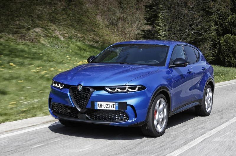 01-alfa-romeo-tonale-2022-first-drive-hero-front-actio.jpg