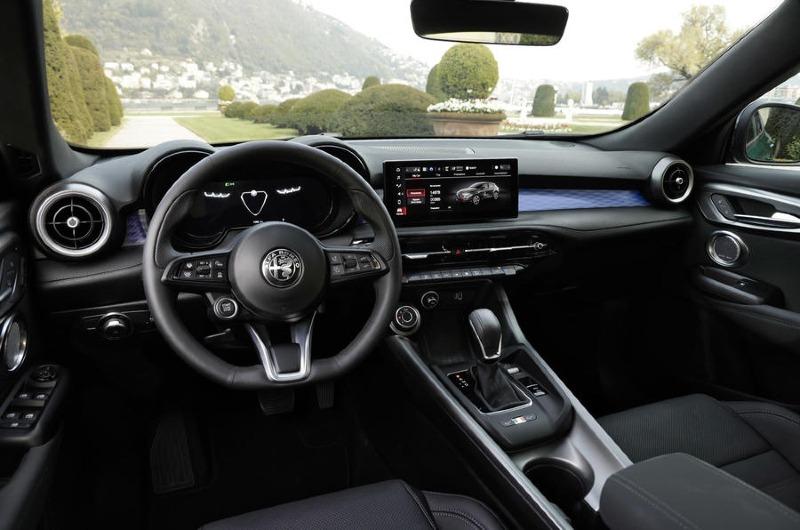 08-alfa-romeo-tonale-2022-first-drive-dashboard.jpg