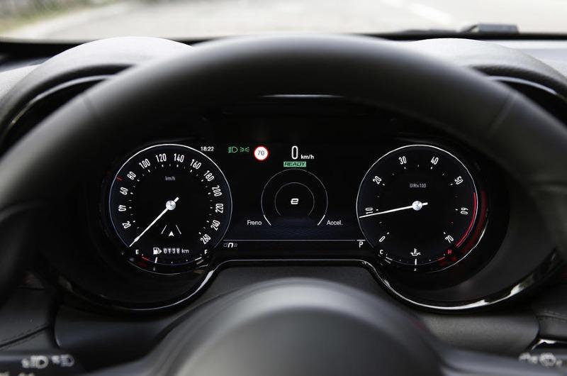 10-alfa-romeo-tonale-2022-first-drive-guage-cluster.jpg