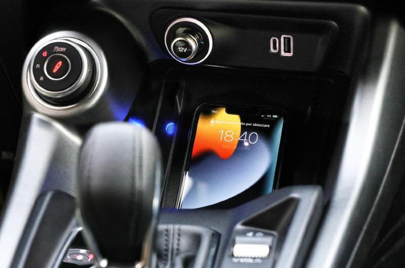 12-alfa-romeo-tonale-2022-first-drive-centre-console.jpg