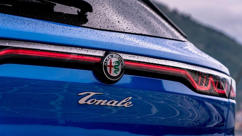 Alfa Romeo Tonale SUV 2022-8.jpg