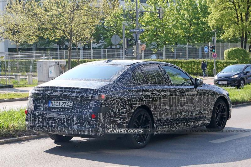 2024-BMW-i5-6.jpg