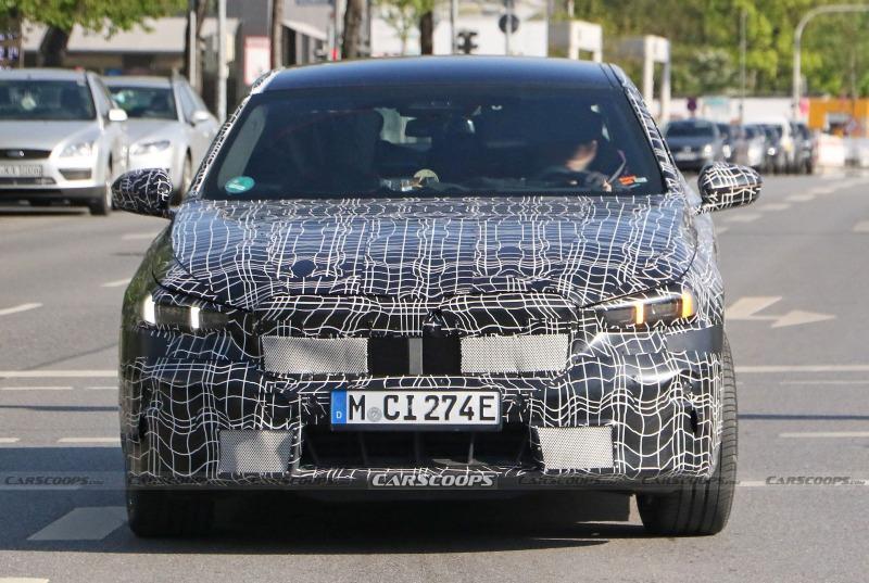 2024-BMW-i5-9.jpg