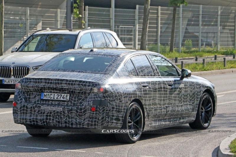 2024-BMW-i5-17.jpg