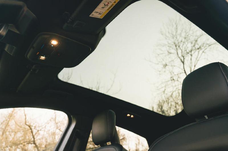 023ford-mustang-mach-e-gt-sunroof-2022_0.jpg