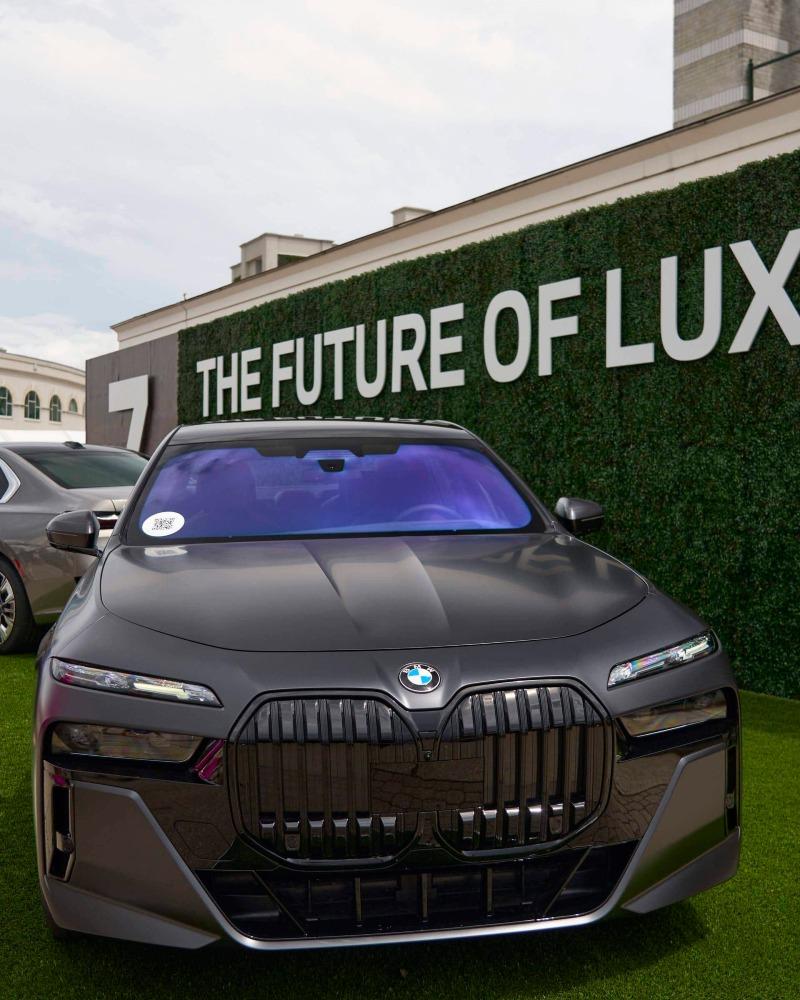 bmw-i7-7-series-07.jpg