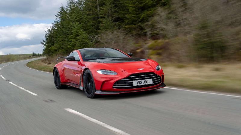 Aston-Martin-V12-Vantage-┬®-Photo-Max-Earey-002---Copy_p6t1nk.jpg