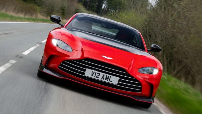 Aston Martin V12 Vantage 2022.jpg