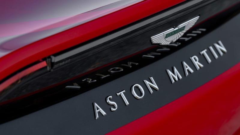 Aston Martin V12 Vantage 2022-11.jpg