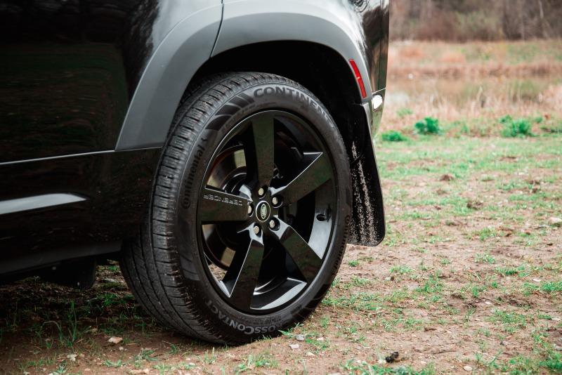 defender-v8-mud-flaps.jpg