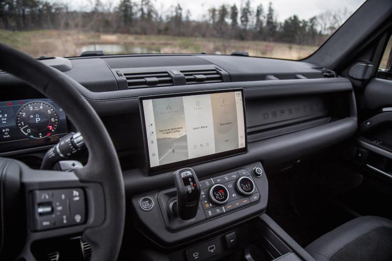 defender-v8-touchscreen.jpg