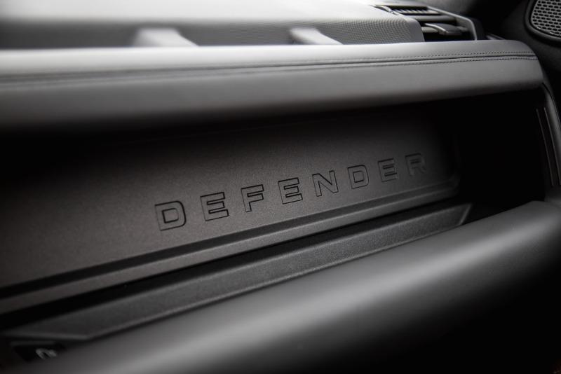 defender-v8-dash-grill.jpg