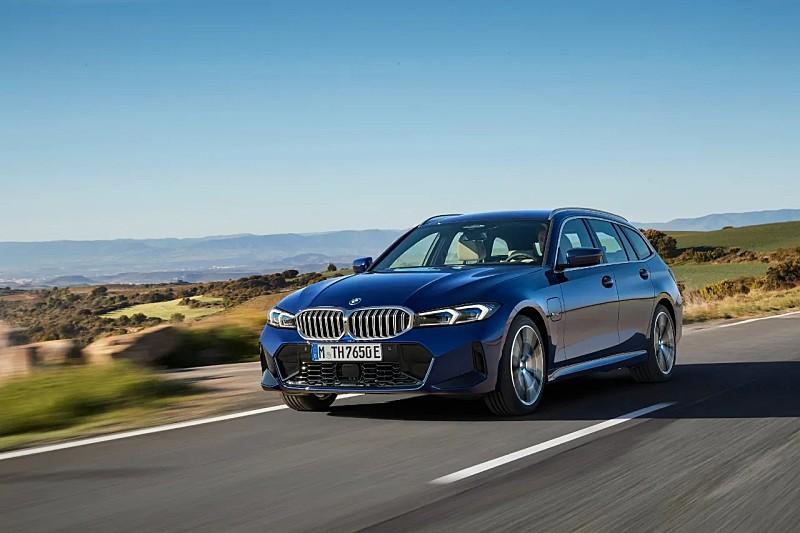 P90462516＿lowRes＿the－new－bmw－330e－tou.jpg