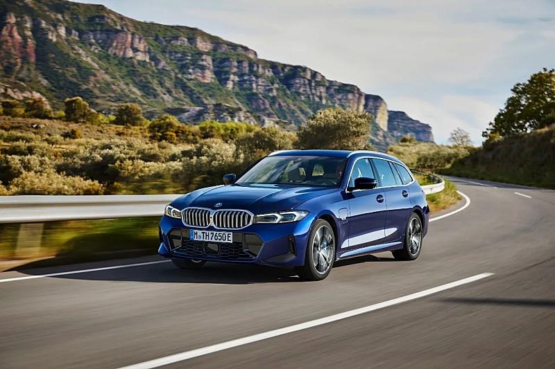 P90462518＿lowRes＿the－new－bmw－330e－tou.jpg