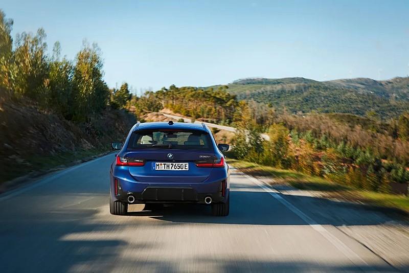 P90462521＿highRes＿the－new－bmw－330e－tou.jpg