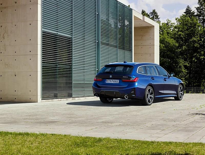 P90462526＿lowRes＿the－new－bmw－330e－tou.jpg