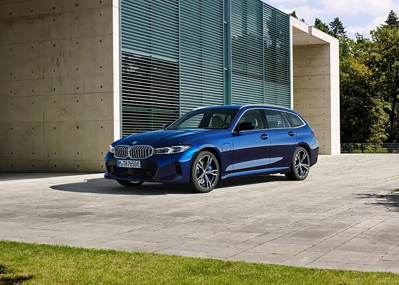 P90462525＿lowRes＿the－new－bmw－330e－tou_（1）.jpg