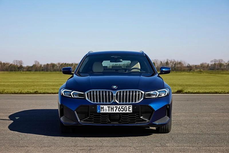 P90462529＿lowRes＿the－new－bmw－330e－tou.jpg