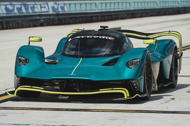 4-aston-martin-valkyrie-amr-pro.jpg