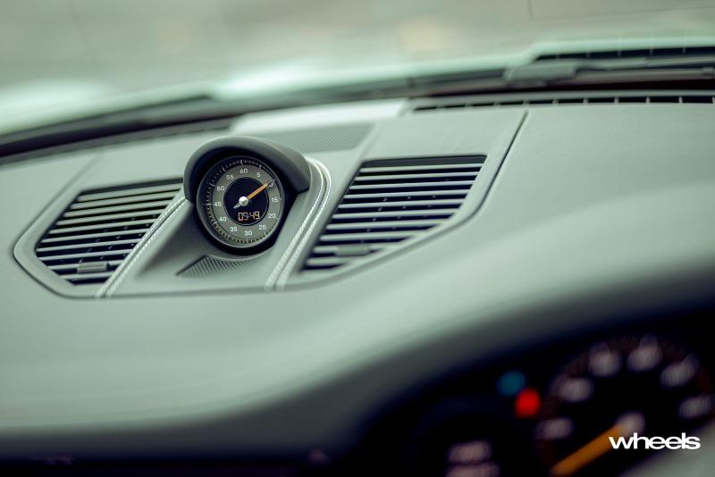 2022_Porsche_911_GT3_Touring_70_years_Porsche_Australia_Edition_Australia_interior_centre_chrono_clock_02_ABrook.jpg