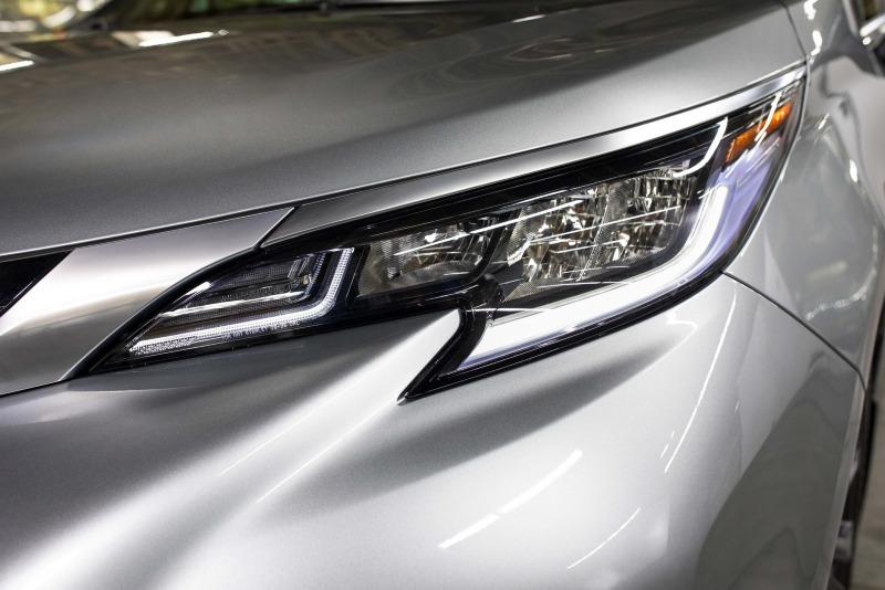 2023-Toyota-Sienna-9.jpg